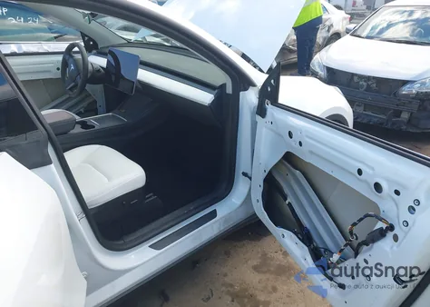 2022 Tesla Model Y Long Range Dual Motor All-Wheel Drive from USA, damaged, VIN 7SAYGAEE7NF391250